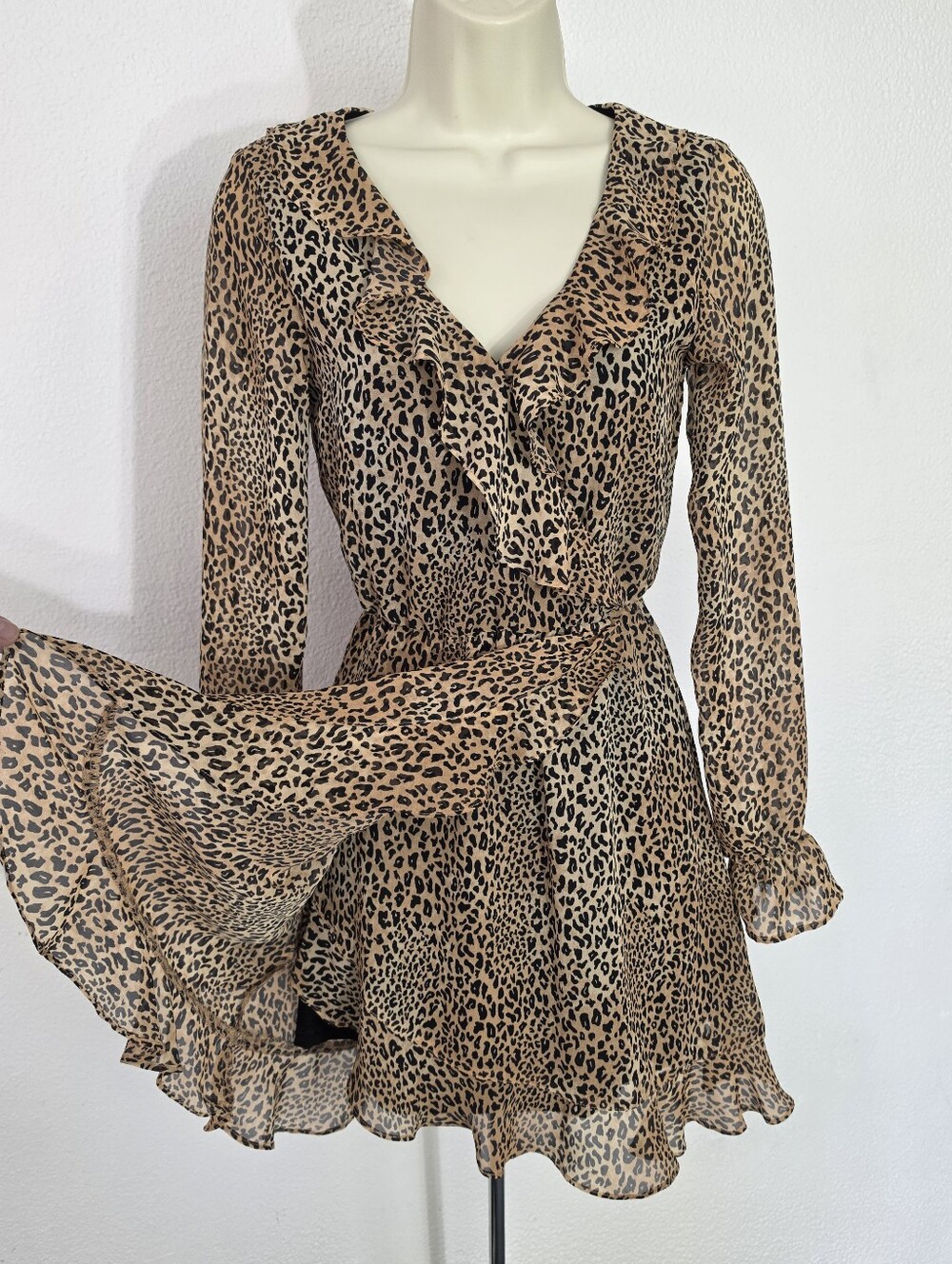 H&M Divided Leopard Print Ruffle Detail Wrap Mini Dress Brown Size O - Picture 9 of 17